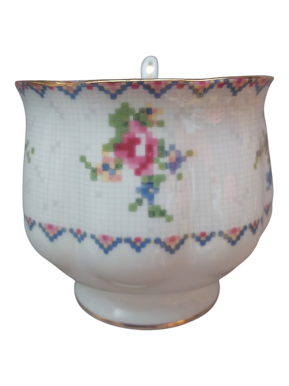 Vintage Royal Albert Petit Point Teacup and Saucer England Bone China Reg 778676 - Picture 3 of 16